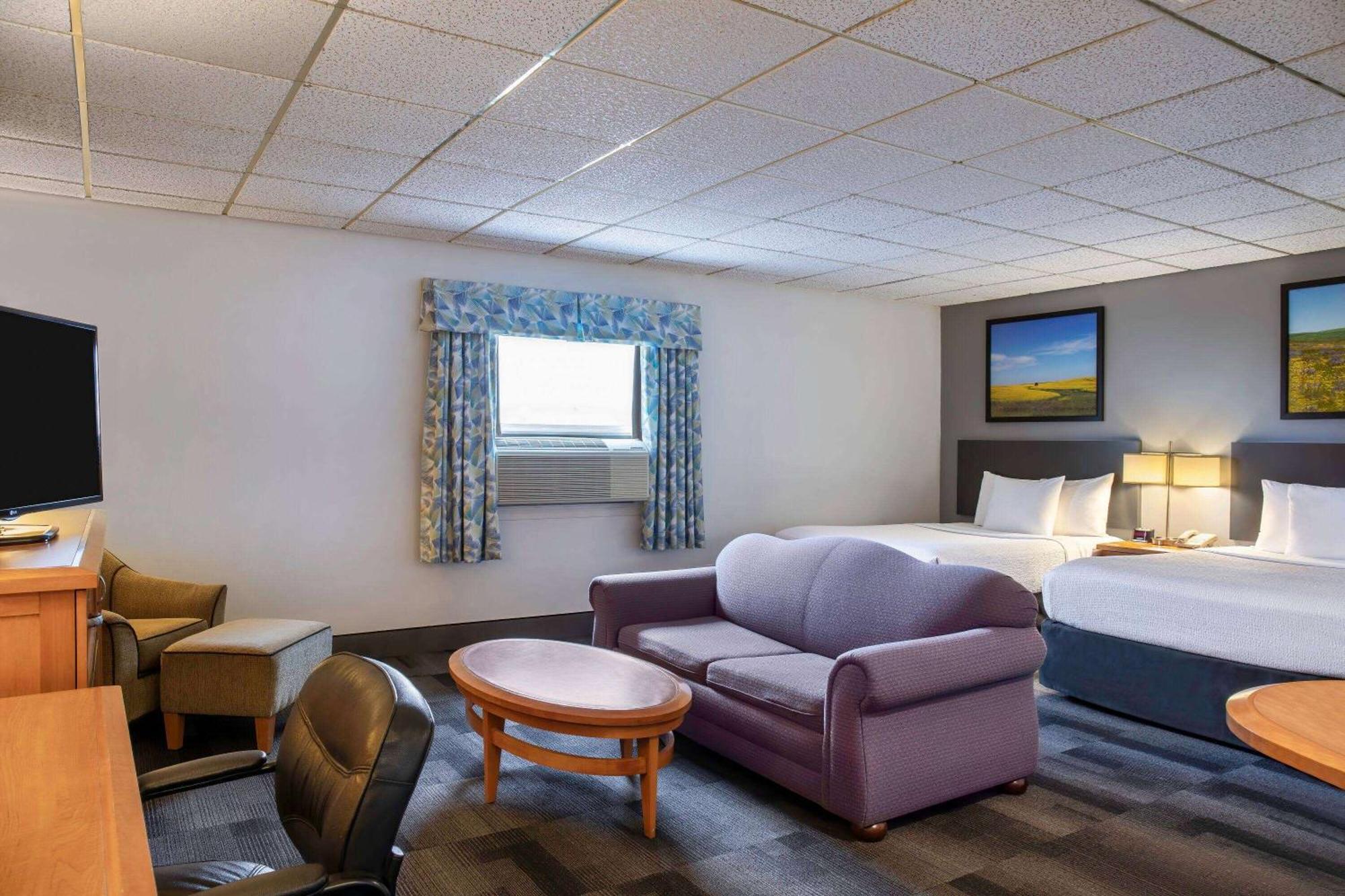 Days Inn & Conference Centre By Wyndham Camrose Norsemen Exterior photo